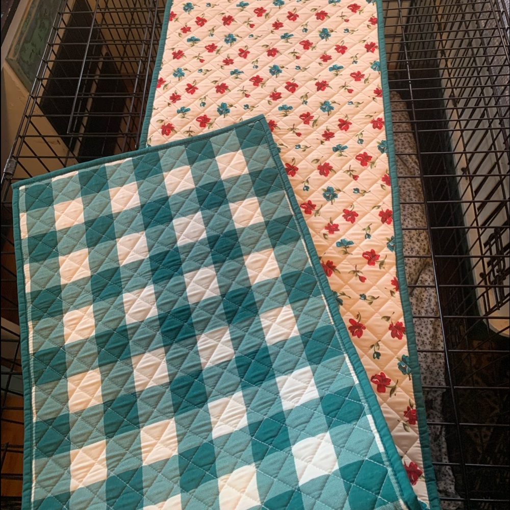 Pretty Floral Table Runner